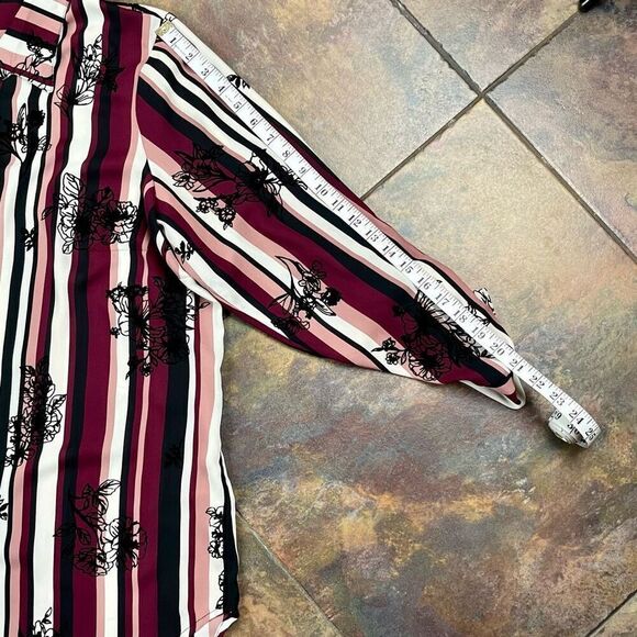 Chenault Women’s Floral Striped Button Down 2X - Picture 6 of 11